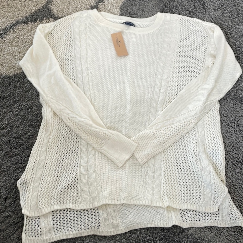 American Eagle white lightweight sweater